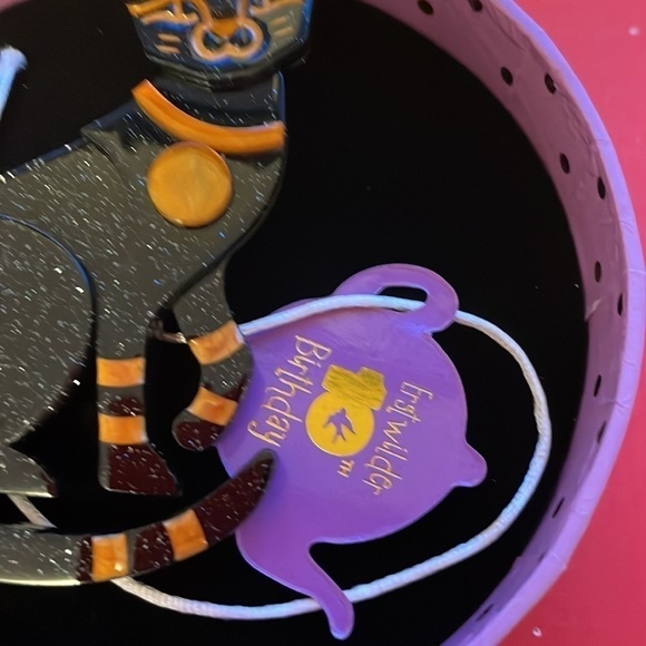 Nwt/nib Erstwilder 10th Anniversary Cleocatra Brooch - Picture 5 of 6